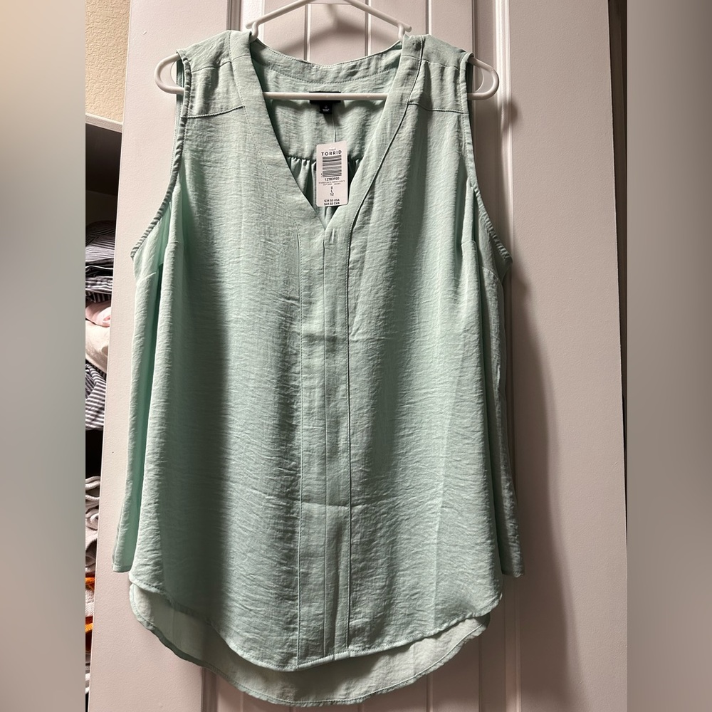 Sleeveless blouse - light mint green color